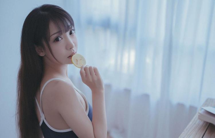 女朋友吸引他人的方式